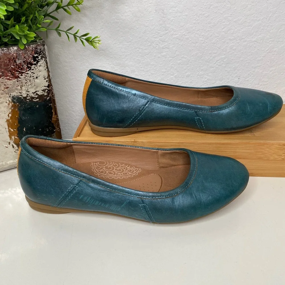 Clarks leather ballet